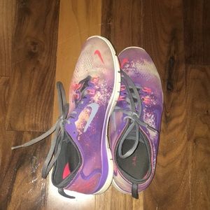 Nike galaxy tennis shoes